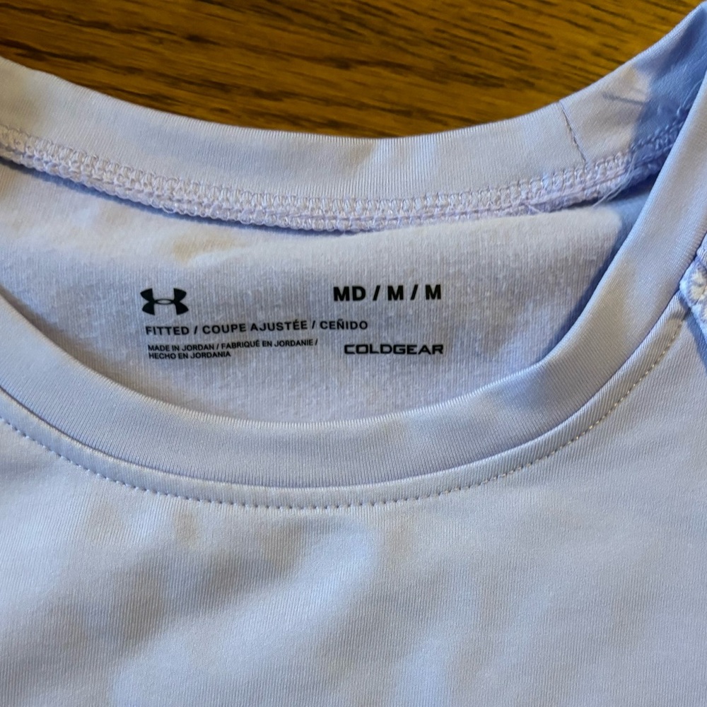 Women's Cold gear Under Armour Long Sleeve size M - Picture 3 of 3